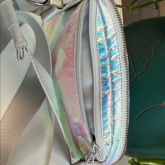 NWOT Lululemon Everywhere Belt Bag 1L *Metal Hardware|Iridescent/Silver - Picture 5 of 9